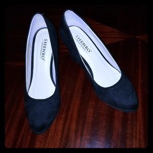 Black Pump Shoes